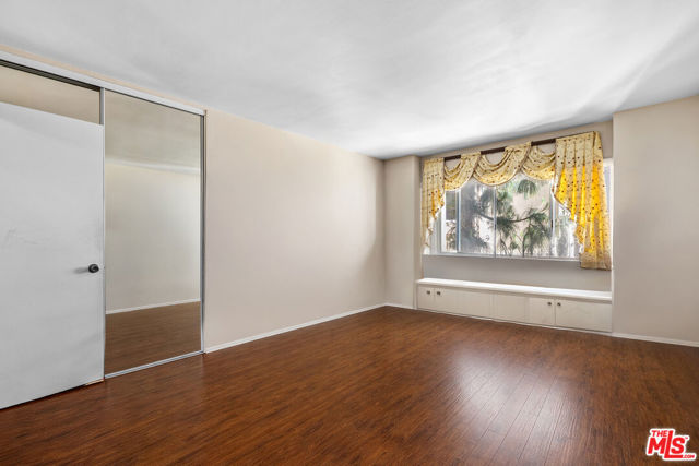 5651 Sumner Way, 203 photo 18