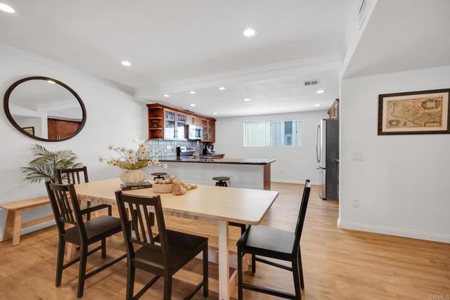 6755 Caminito Del Greco, San Diego CA: https://media.crmls.org/mediaz/ab5654dd-29e7-4327-b8aa-9756ccb2467f.jpg