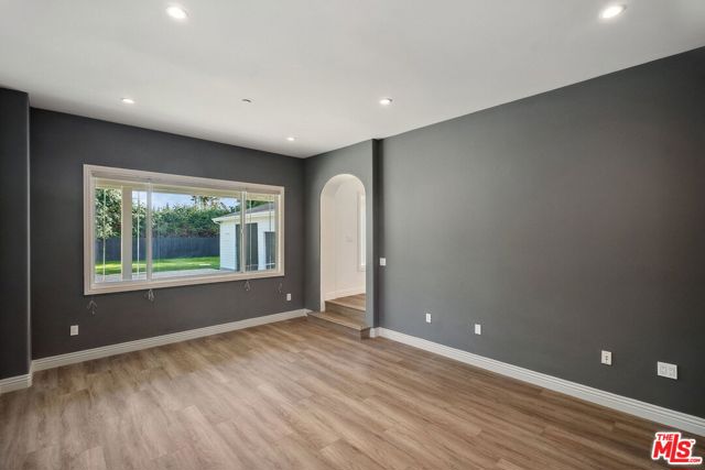 17805 Erwin Street, Encino CA: https://media.crmls.org/mediaz/ab56dd7f-053f-4c2e-a2a8-08b3915e0324.jpg