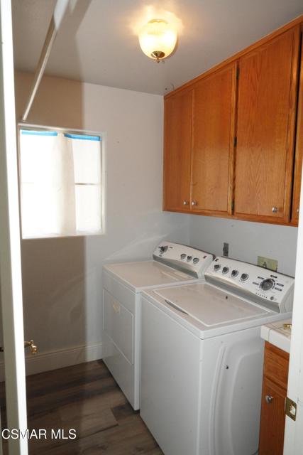438 Talbert Avenue, Simi Valley CA: https://media.crmls.org/mediaz/ab572e7d-997f-4bdc-b507-458bcbf1fa47.jpg