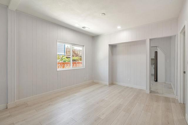 1081 65th Street, Emeryville CA: https://media.crmls.org/mediaz/ab58cbf0-b892-4ec2-bc23-01dd407cd5a1.jpg
