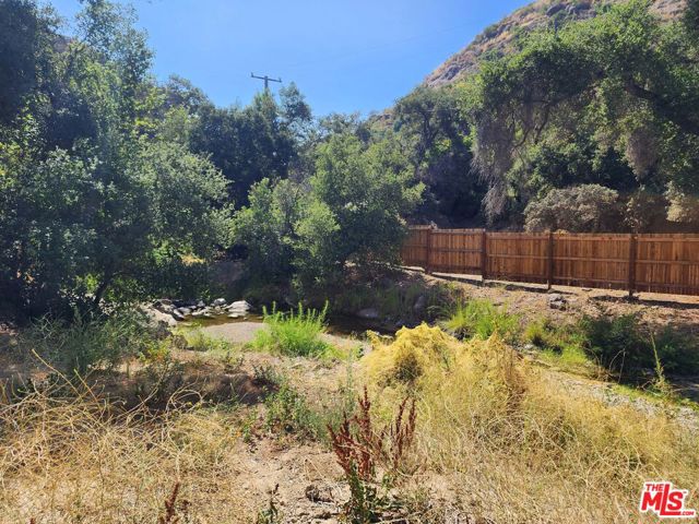 118 W Carlisle Road, Westlake Village CA: https://media.crmls.org/mediaz/ab594b3c-d4e9-42c5-a66e-f99c296172e1.jpg