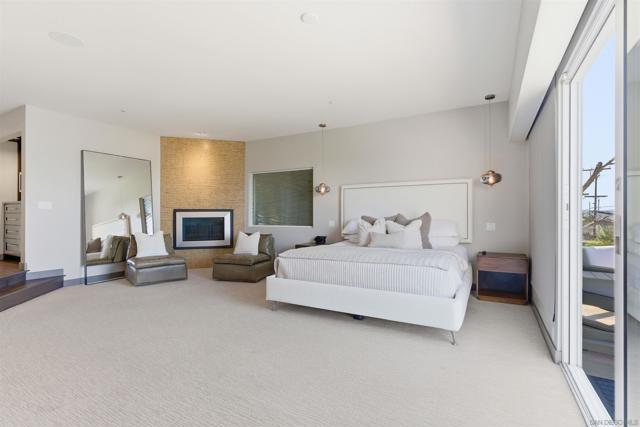 Image 40 of 60 For 2372 Oxford Ave