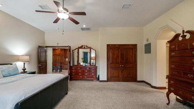 56800 Zuni Trail, Yucca Valley CA: https://media.crmls.org/mediaz/ab5b5c5d-4416-4338-9c30-b064db203b78.jpg