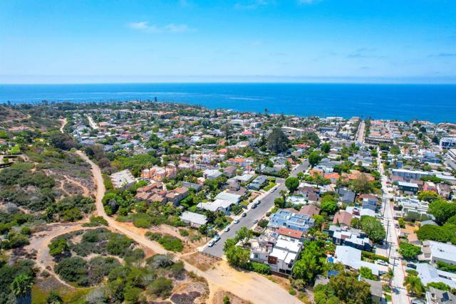 756 Bonair St, La Jolla, California 92037, 3 Bedrooms Bedrooms, ,2 BathroomsBathrooms,Single Family Residence,For Sale,Bonair St,240022613SD