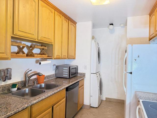 2701 Lone Bluff Way, San Jose CA: https://media.crmls.org/mediaz/ab5bdffd-646e-4fb0-b877-c502d5cb3e49.jpg