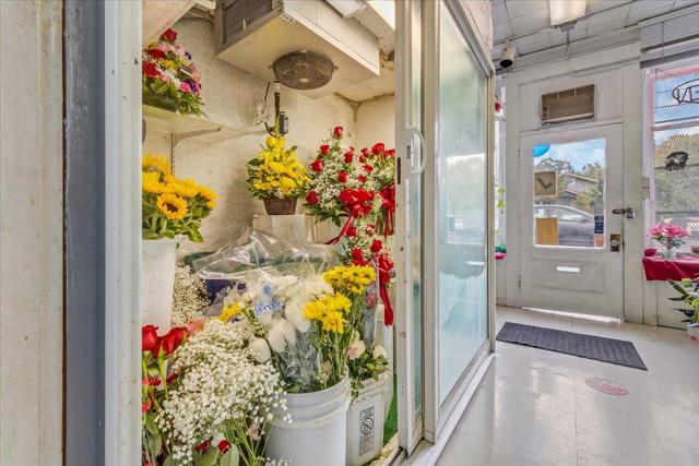 915 E Julian Street, San Jose CA: https://media.crmls.org/mediaz/ab5c5f53-47c7-445b-8d60-43987a45b8bf.jpg