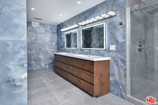 12112 Woodley Avenue, Granada Hills CA: https://media.crmls.org/mediaz/ab5c7100-71ba-4cb4-9515-2ea5b917a8cf.jpg