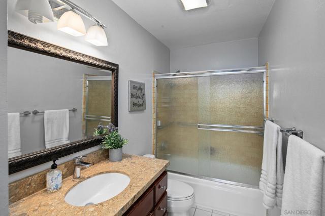 1586 Kimberly Woods Dr, El Cajon CA: https://media.crmls.org/mediaz/ab5c724c-57df-4ae3-a063-6e771bd1b5ed.jpg