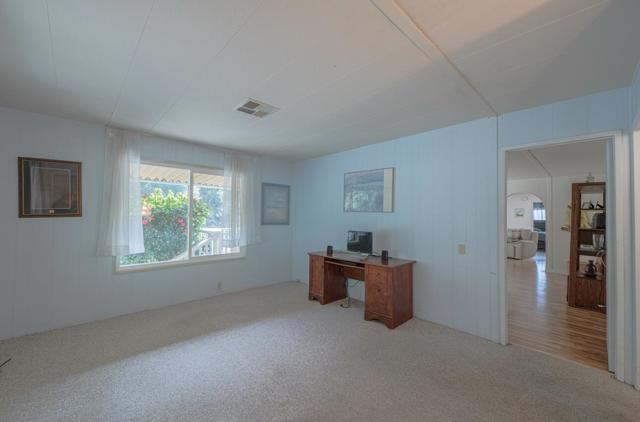 Image 32 of 39 For 17581 Pond-derosa