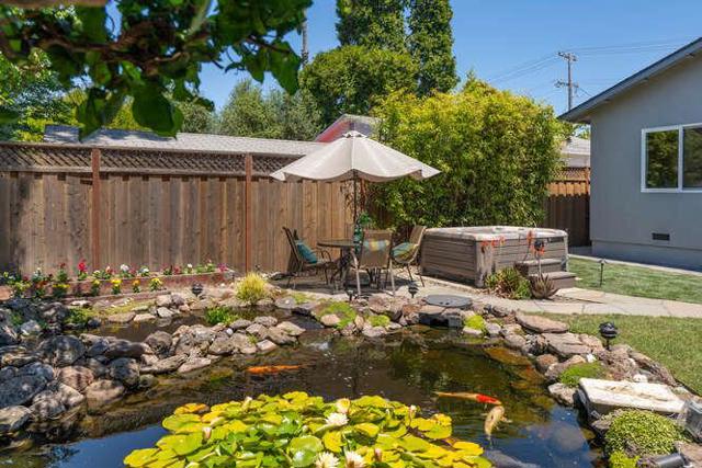 833 Linden Avenue, Burlingame CA: https://media.crmls.org/mediaz/ab5ce4be-9c5c-41a9-9bd7-88984e349af2.jpg