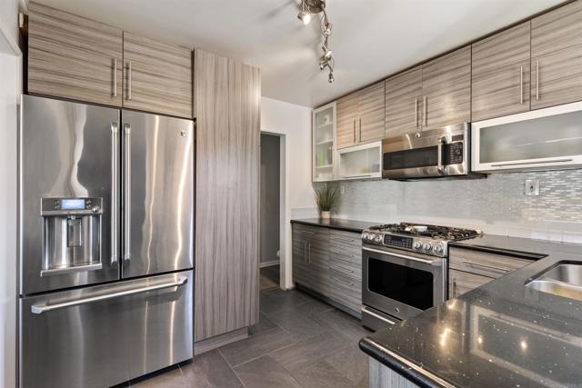 2482 Calle Tres Lomas, Paradise Hills CA: https://media.crmls.org/mediaz/ab5d5301-b95b-42f5-b35b-c2dae111aaa5.jpg