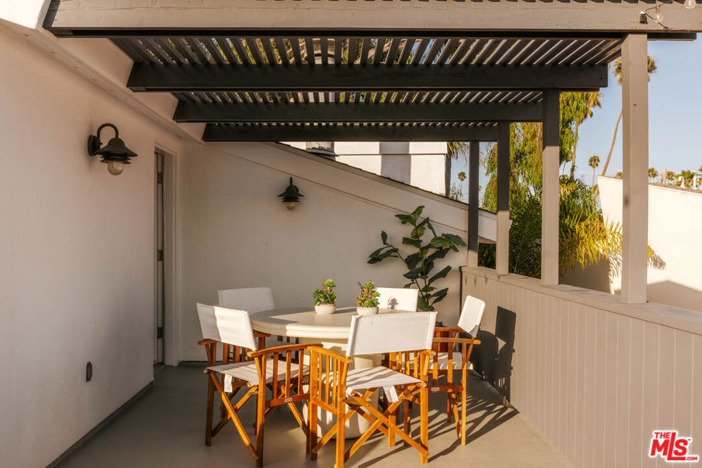 2027 Oakwood Ave, Venice, CA 90291, photo 27