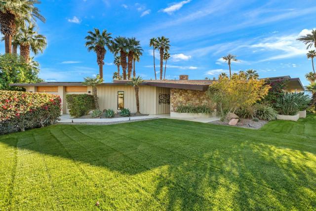 45371 Rancho Palmeras Drive, Indian Wells CA: https://media.crmls.org/mediaz/ab5df7c9-2b75-4ad2-860e-277154a52780.jpg