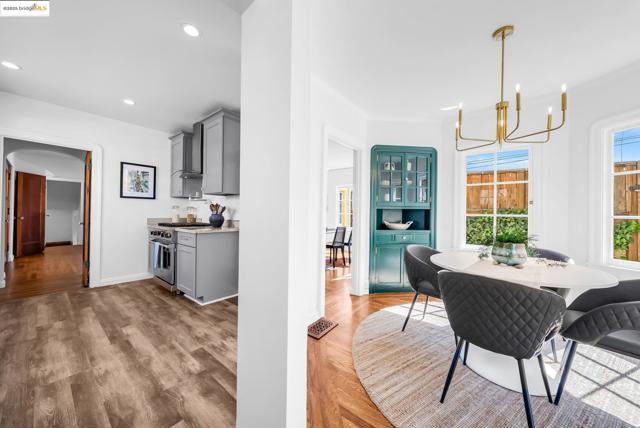 5605 Picardy Dr, Oakland CA: https://media.crmls.org/mediaz/ab5e09ff-808f-4dbf-917c-2ee058d1e2b8.jpg