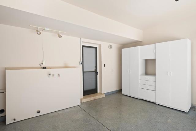 10960 Ivy Hill Dr, San Diego CA: https://media.crmls.org/mediaz/ab5e0fa9-69de-4cff-9438-5e7d32ba6851.jpg