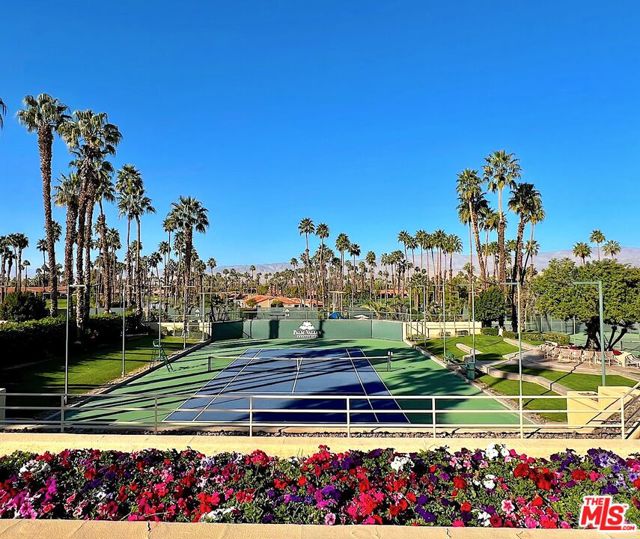 38689 Dahlia Way, Palm Desert, CA 92211