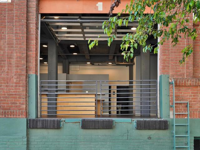 201 3rd St Unit 102, Oakland, California 94607, ,Commercial Sale,For Sale,3rd St Unit 102,41068775