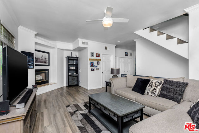 10923 LANDALE Street, 4 photo 4