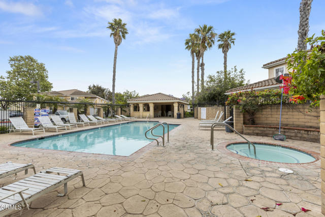 2091 Blackberry Circle, Oxnard CA: https://media.crmls.org/mediaz/ab601825-a01d-4025-9cd0-4eef66b6a9ed.jpg