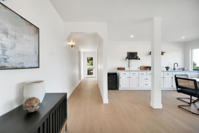 102 Castlewood Dr, Pleasanton CA: https://media.crmls.org/mediaz/ab601c4c-44ad-40a6-b8af-343c5cda2b7c.jpg
