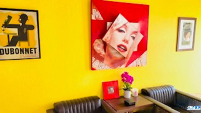guest lounge
