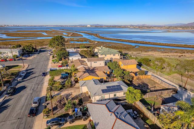 Detail Gallery Image 4 of 27 For 425 8th St, Imperial Beach,  CA 91932 - 3 Beds | 2 Baths