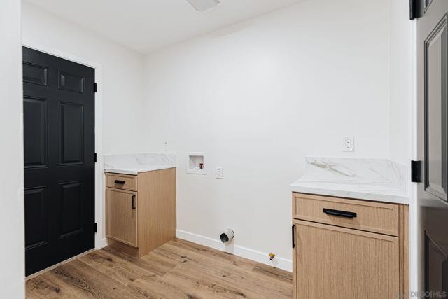 3624 Governor Dr, San Diego CA: https://media.crmls.org/mediaz/ab61757f-4c39-41cb-bc26-592e77951400.jpg