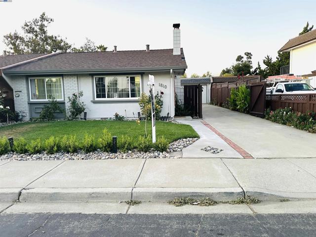 1810 Peary Way, Livermore CA: https://media.crmls.org/mediaz/ab618e9d-d929-490e-9801-aca85752e865.jpg