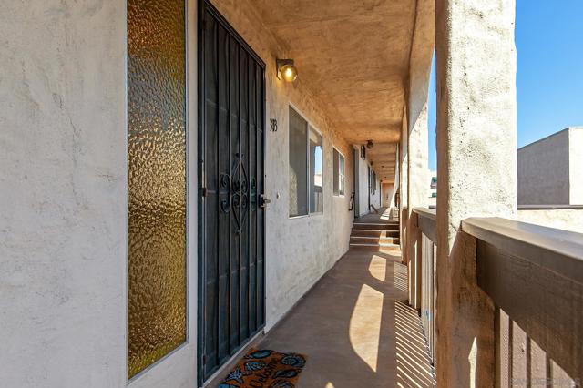 2510 Clairemont Dr, San Diego CA: https://media.crmls.org/mediaz/ab61de31-a23e-49f6-8aa3-22adfa2338a5.jpg