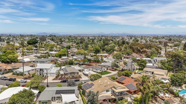 4527 Chinook Court, San Diego CA: https://media.crmls.org/mediaz/ab626e38-079f-4b06-ae89-68fa2c22d607.jpg