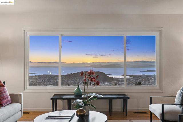 256 Cambridge Ave, Kensington CA: https://media.crmls.org/mediaz/ab62f429-c16a-478a-8f14-4655ef899299.jpg