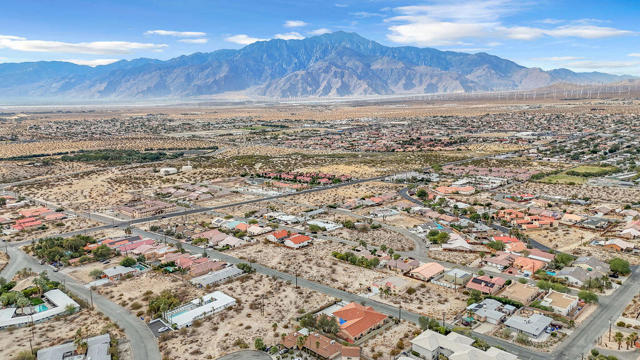 12622 Miracle Hill Road, Desert Hot Springs CA: https://media.crmls.org/mediaz/ab6302d4-e468-4286-a388-a10d9edce0ec.jpg