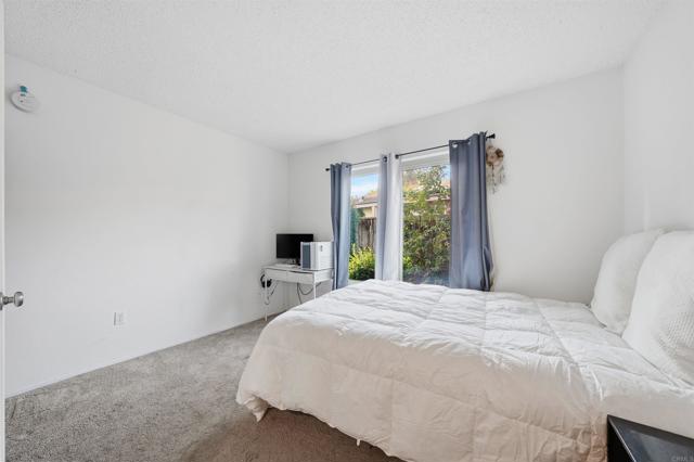 Detail Gallery Image 18 of 35 For 2327 Amber Ln, Escondido,  CA 92026 - 4 Beds | 3 Baths