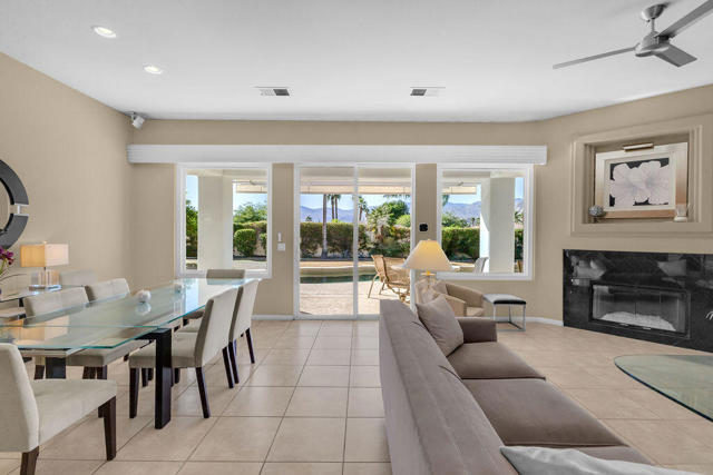 29 Calle La Reina, Rancho Mirage CA: https://media.crmls.org/mediaz/ab64f37d-5501-4ab4-b3e7-c1dfe4e933e4.jpg