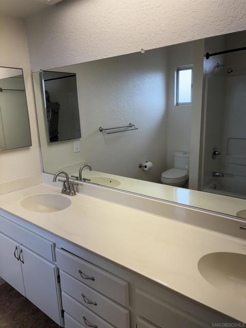 6702 Rainbow Hts. Rd.,  CA: https://media.crmls.org/mediaz/ab650cb0-384f-495a-81e8-304de279bb46.jpg
