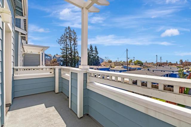 684 Grand Terrace, Hayward CA: https://media.crmls.org/mediaz/ab65a4bf-2a0c-4fbb-bdd9-96bb602bc929.jpg