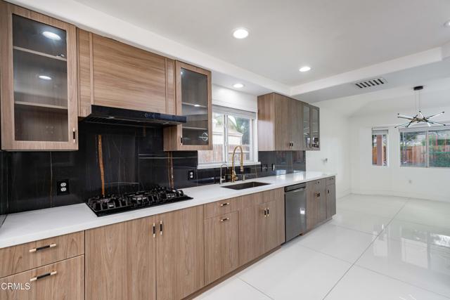 Detail Gallery Image 15 of 36 For 10103 Wentworth Ct, Bakersfield,  CA 93311 - 3 Beds | 2 Baths