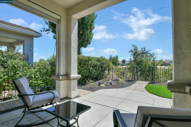 1820 Mariposa Way, Brentwood CA: https://media.crmls.org/mediaz/ab67aa0e-fd4e-488d-a9f5-0c2c1c7f28fa.jpg
