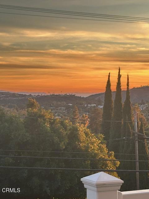 https://media.crmls.org/mediaz/ab686b39-176b-4fae-bb5e-4af2a7c4d989.jpg?preset=X-Large