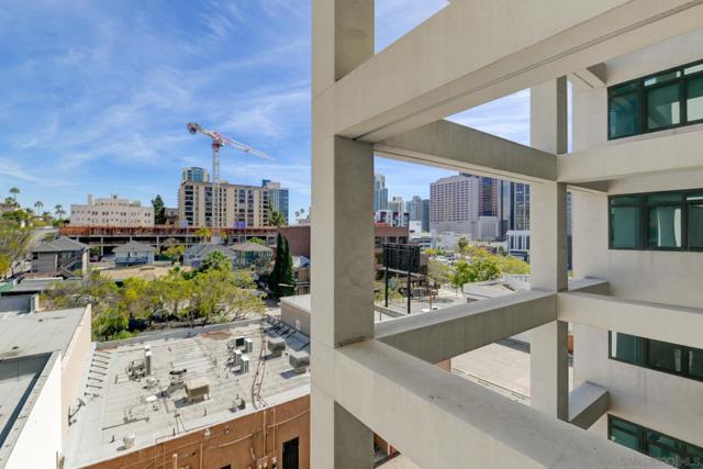 1551 4Th Ave, San Diego CA: https://media.crmls.org/mediaz/ab692624-d6bb-447e-b161-eb64840a67a3.jpg