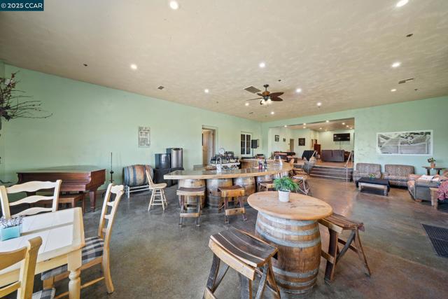 633 Kalthoff Cmn, Livermore CA: https://media.crmls.org/mediaz/ab69586e-3ef3-4219-ac4e-6d13c19938f3.jpg