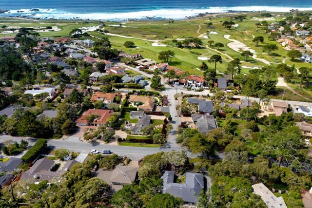 3125 Bird Rock Road, Pebble Beach CA: https://media.crmls.org/mediaz/ab6969d6-9443-4798-93fa-3a3bf6e4a5f2.jpg