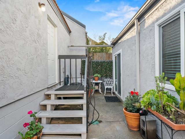 Detail Gallery Image 4 of 37 For 2403 La Costa Ave a,  Carlsbad,  CA 92009 - 2 Beds | 2/1 Baths