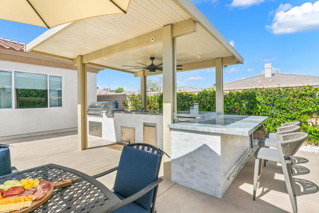 44830 Via Mirabel, La Quinta CA: https://media.crmls.org/mediaz/ab6ad5a0-c5d5-4c9d-83e4-c4904d113e73.jpg