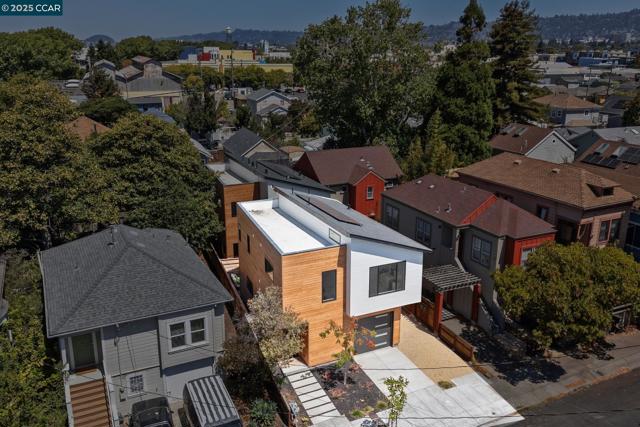 1270 64th St, Emeryville CA: https://media.crmls.org/mediaz/ab6adf1c-6fb3-4d99-87bd-4e53fb421b18.jpg
