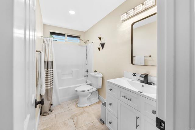 858 Via Barquero, San Marcos CA: https://media.crmls.org/mediaz/ab6c1330-67cc-4bac-9521-d85bf3d71e87.jpg