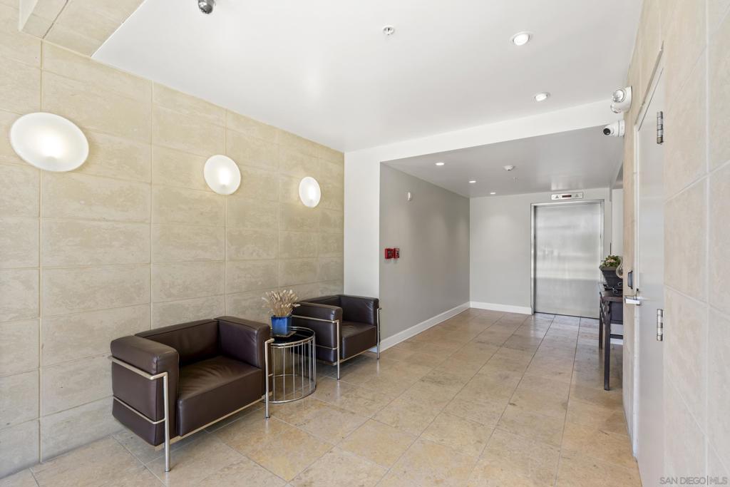 2626 6th Avenue - photo 2