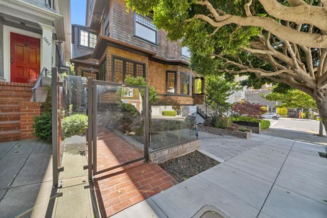 2853 Broderick Street, San Francisco CA: https://media.crmls.org/mediaz/ab6ce89c-0661-494e-a0ab-34c49b1f4ebd.jpg