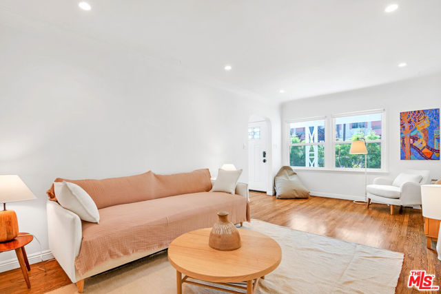 3780 Beethoven Street, Los Angeles CA: https://media.crmls.org/mediaz/ab6cfd48-dbb1-4342-9763-85ea051632d8.jpg